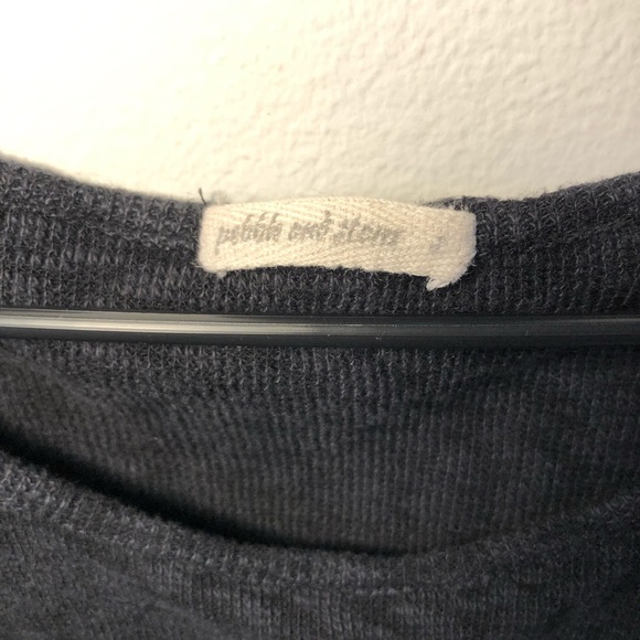 Distressed dark gray top - Picture 2 of 3